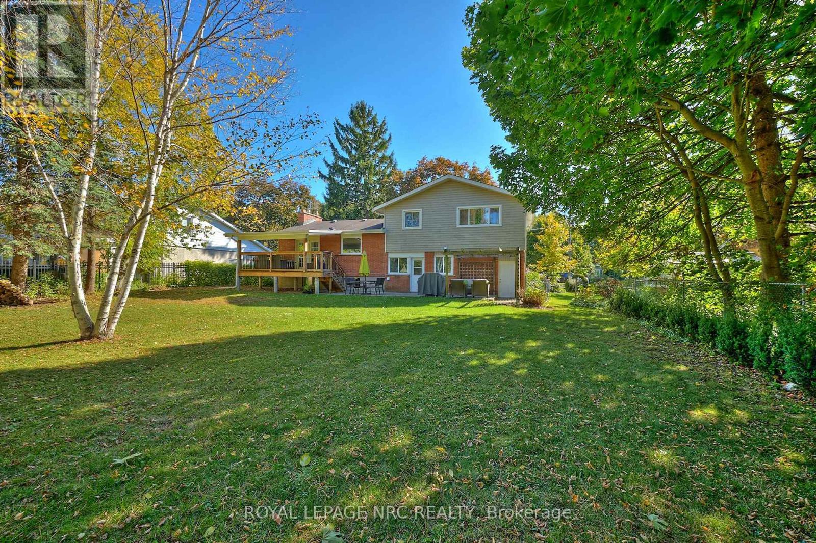 13 Damude Drive, Pelham, Ontario  L0S 1E0 - Photo 14 - X12481593