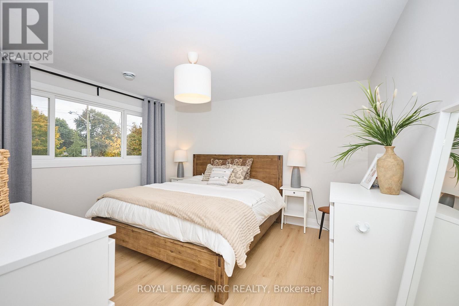 13 Damude Drive, Pelham (Fonthill), Ontario  L0S 1E0 - Photo 39 - X12481593