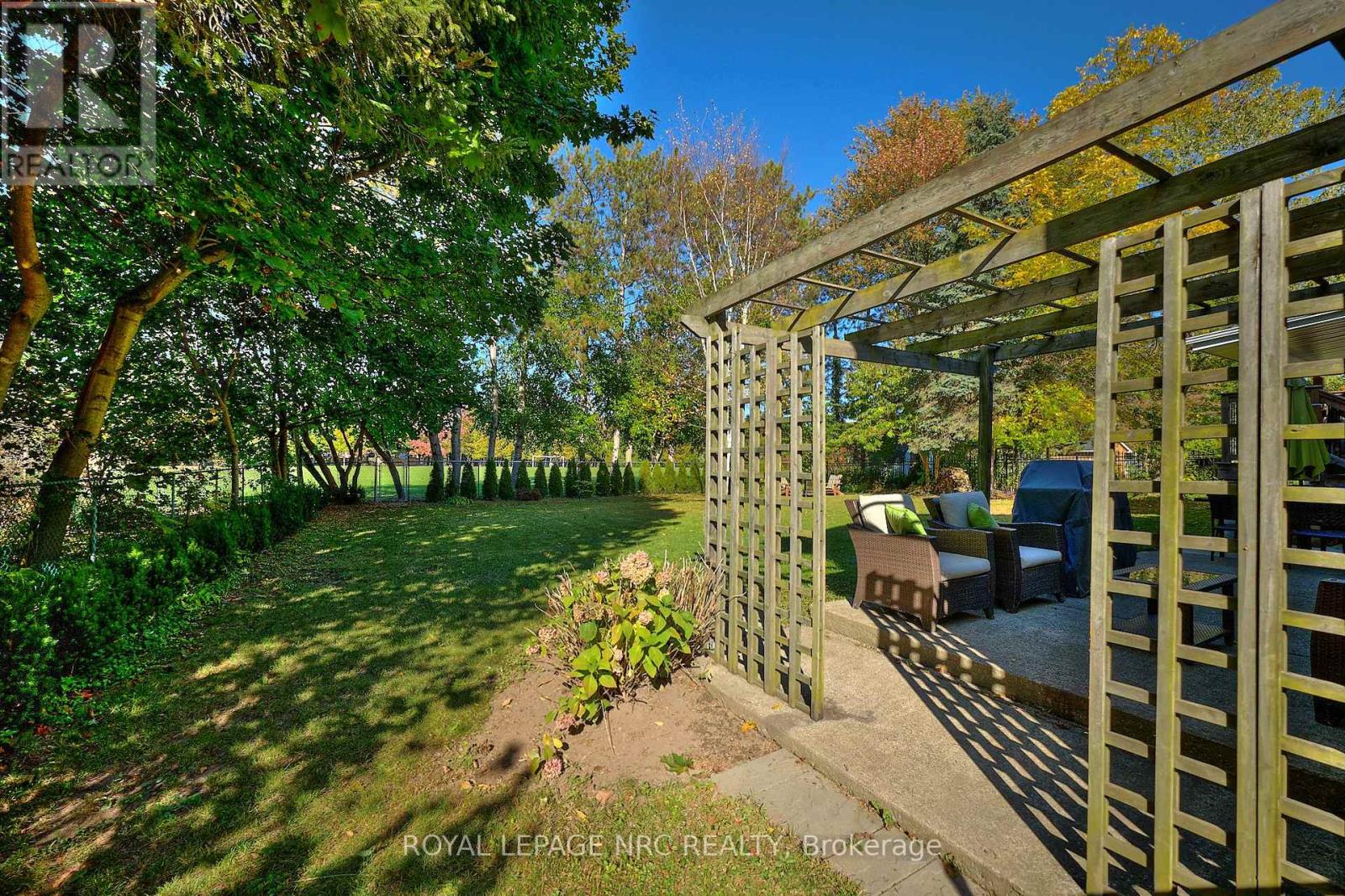 13 Damude Drive, Pelham, Ontario  L0S 1E0 - Photo 8 - X12481593