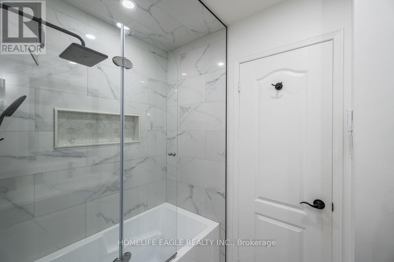 114 Surgeoner Crescent, Newmarket, Ontario  L3X 2L2 - Photo 19 - N12479414
