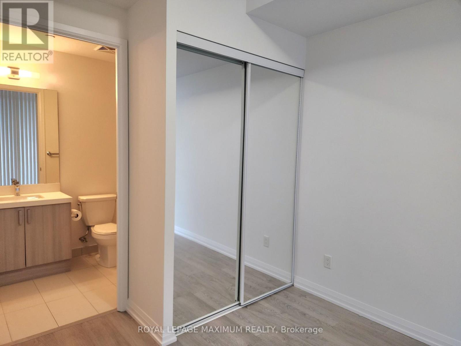 608 - 7895 Jane Street, Vaughan, Ontario  L4K 0K2 - Photo 3 - N12472787