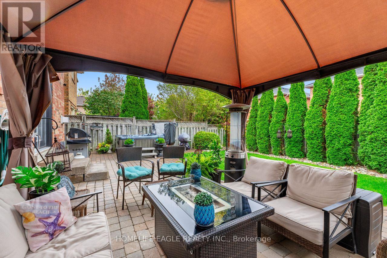 114 Surgeoner Crescent, Newmarket, Ontario  L3X 2L2 - Photo 3 - N12479414