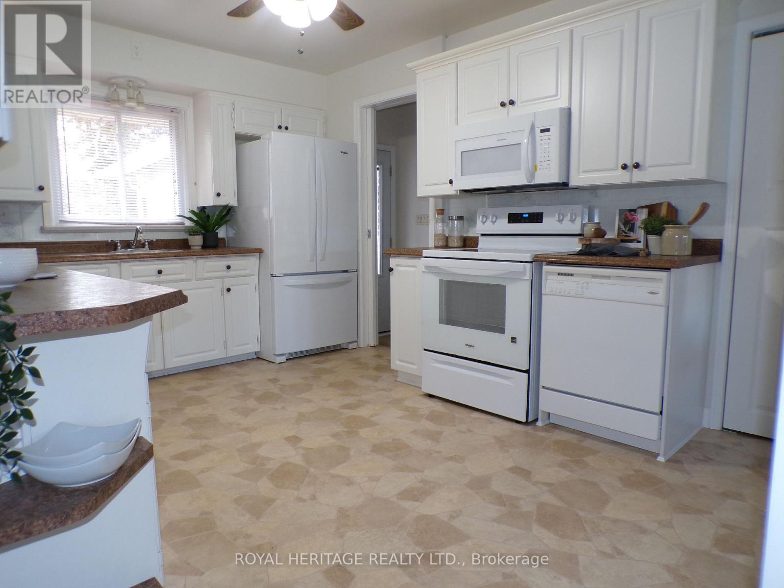 12 Darlington Boulevard, Clarington, Ontario  L1E 2J7 - Photo 7 - E12480196