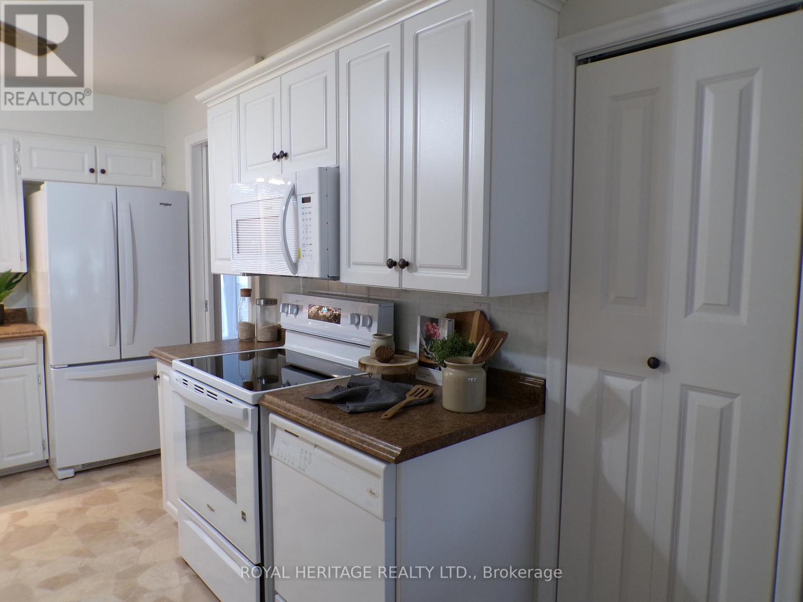 12 Darlington Boulevard, Clarington, Ontario  L1E 2J7 - Photo 9 - E12480196