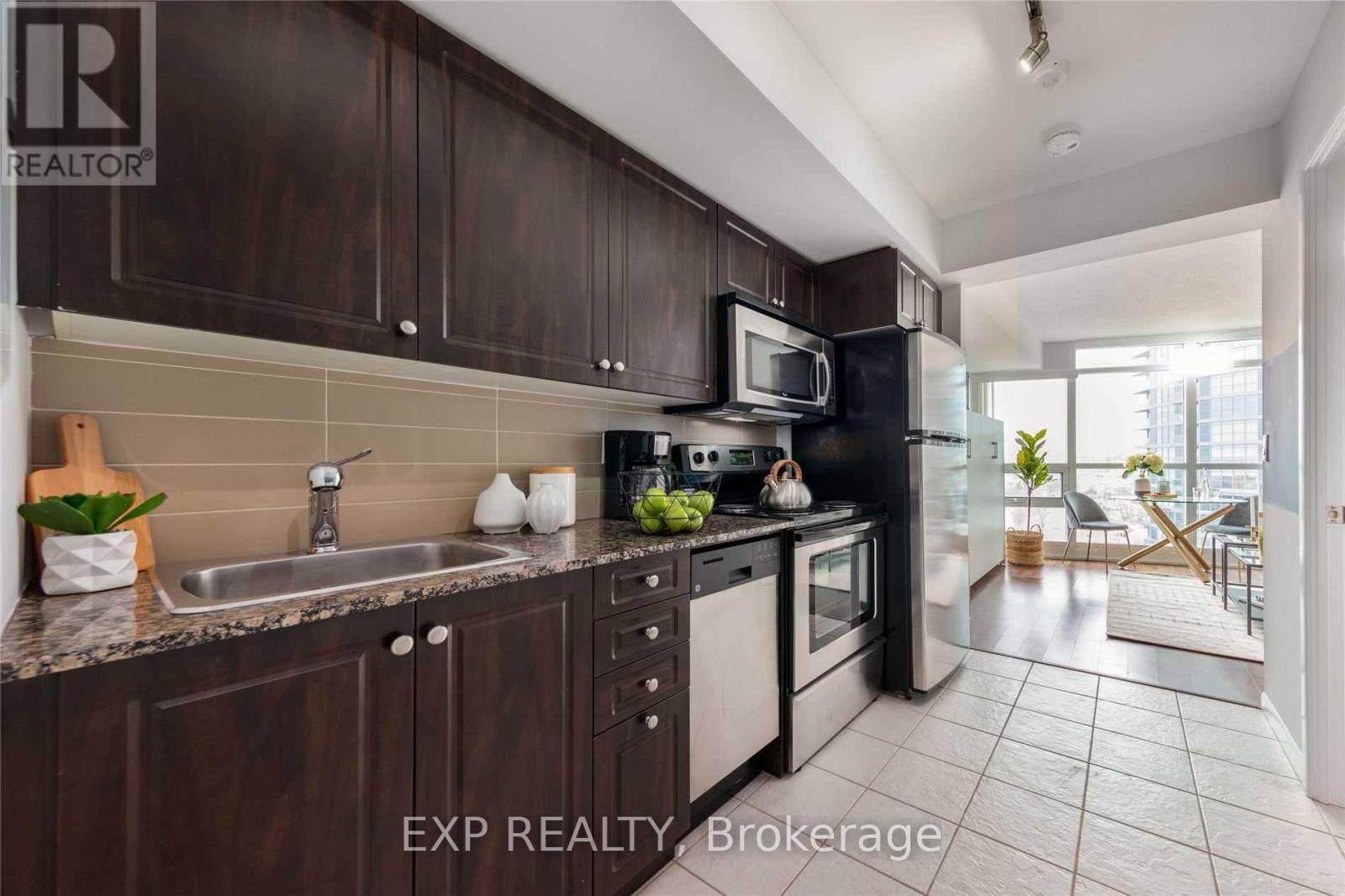 1206 - 215 Fort York Boulevard, Toronto, Ontario  M5V 4A2 - Photo 10 - C12481585