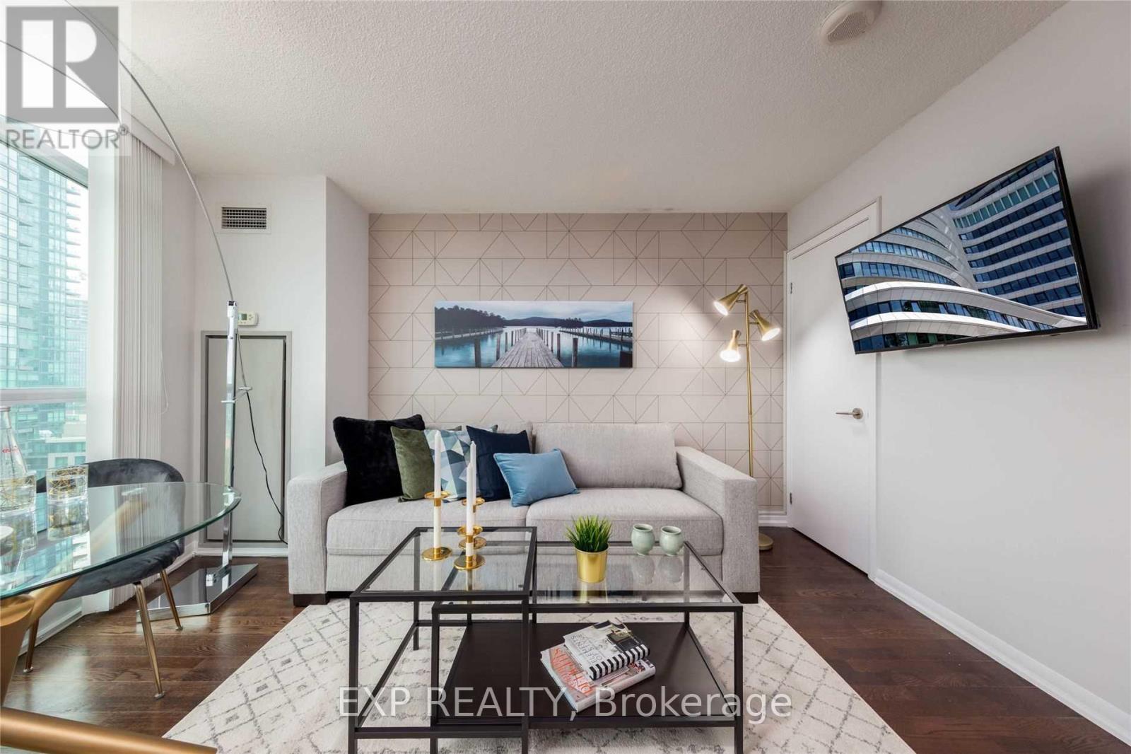 1206 - 215 Fort York Boulevard, Toronto, Ontario  M5V 4A2 - Photo 2 - C12481585