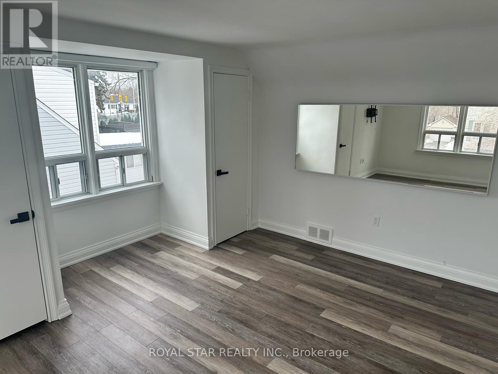 9 Roycrest Avenue, Toronto, Ontario  M2N 1R1 - Photo 12 - C12481591