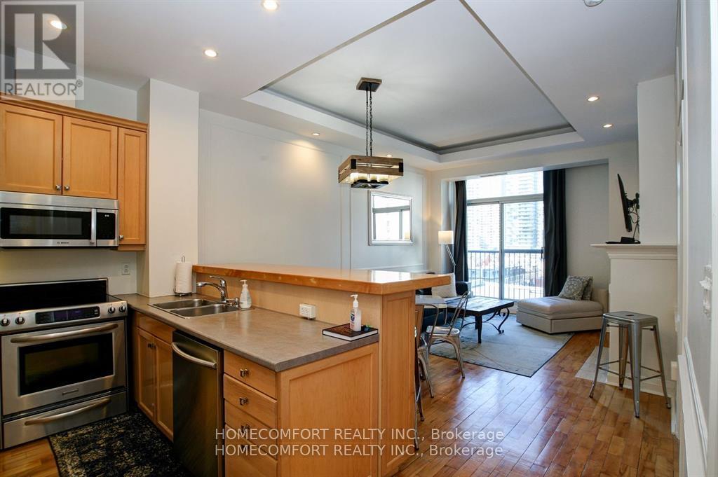 701 - 8 Wellesley Street E, Toronto, Ontario  M4Y 3B2 - Photo 11 - C12481595