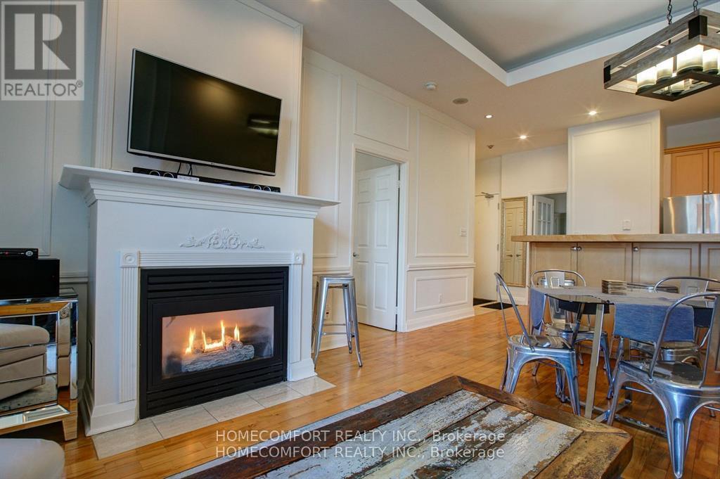 701 - 8 Wellesley Street E, Toronto, Ontario  M4Y 3B2 - Photo 2 - C12481595
