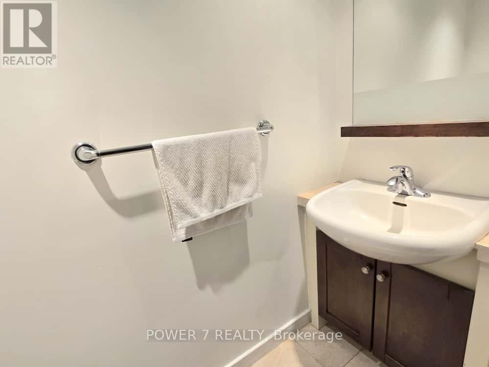 1409 - 8 York Street, Toronto, Ontario  M5J 2Y2 - Photo 8 - C12481601