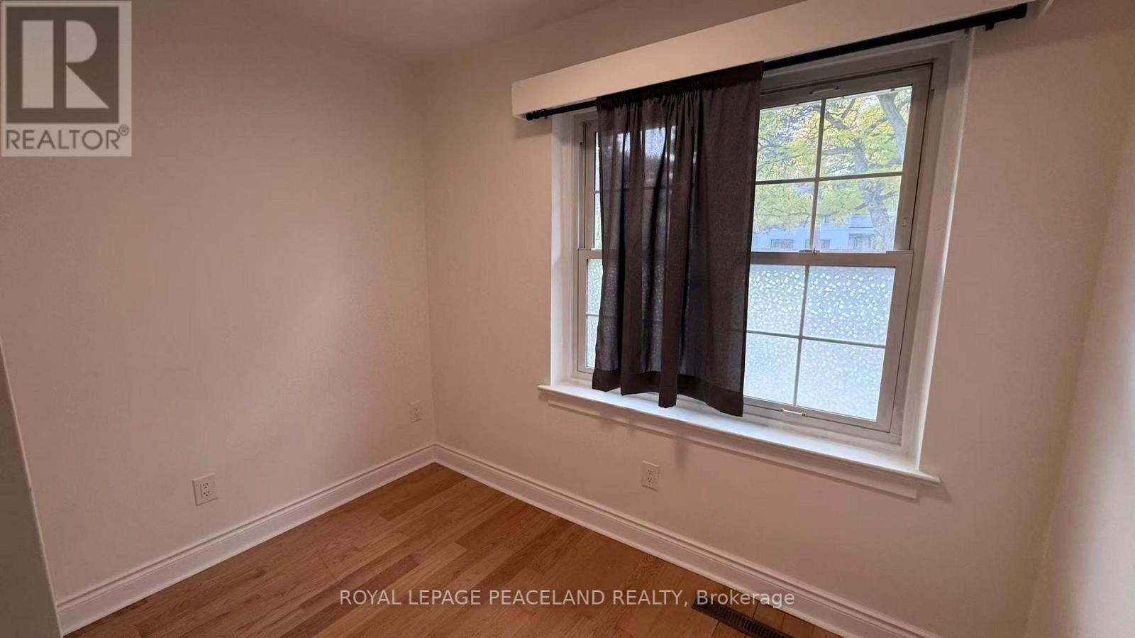 Upper/utility Included - 66 Paperbirch Drive, Toronto, Ontario  M3C 2E7 - Photo 8 - C12481616