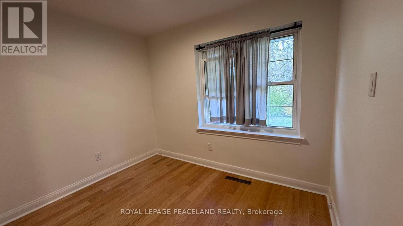 Upper/utility Included - 66 Paperbirch Drive, Toronto, Ontario  M3C 2E7 - Photo 9 - C12481616