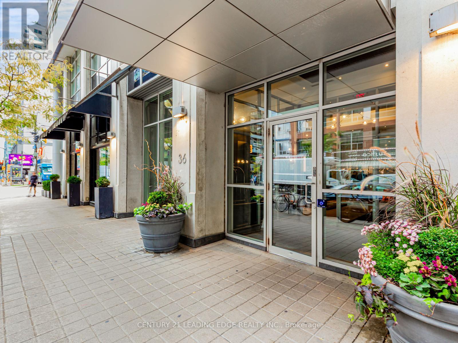914 - 36 Blue Jays Way, Toronto, Ontario  M5V 0L7 - Photo 2 - C12481623