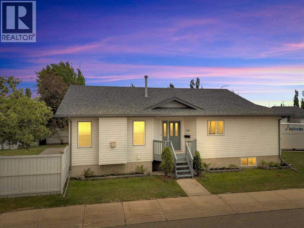 148 Ammeter Close, Red Deer, Alberta  T4R 2Y4 - Photo 1 - A2266759