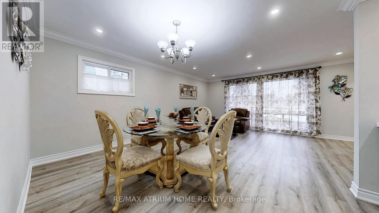 347 Osiris Drive, Richmond Hill, Ontario  L4C 2P6 - Photo 3 - N12481592