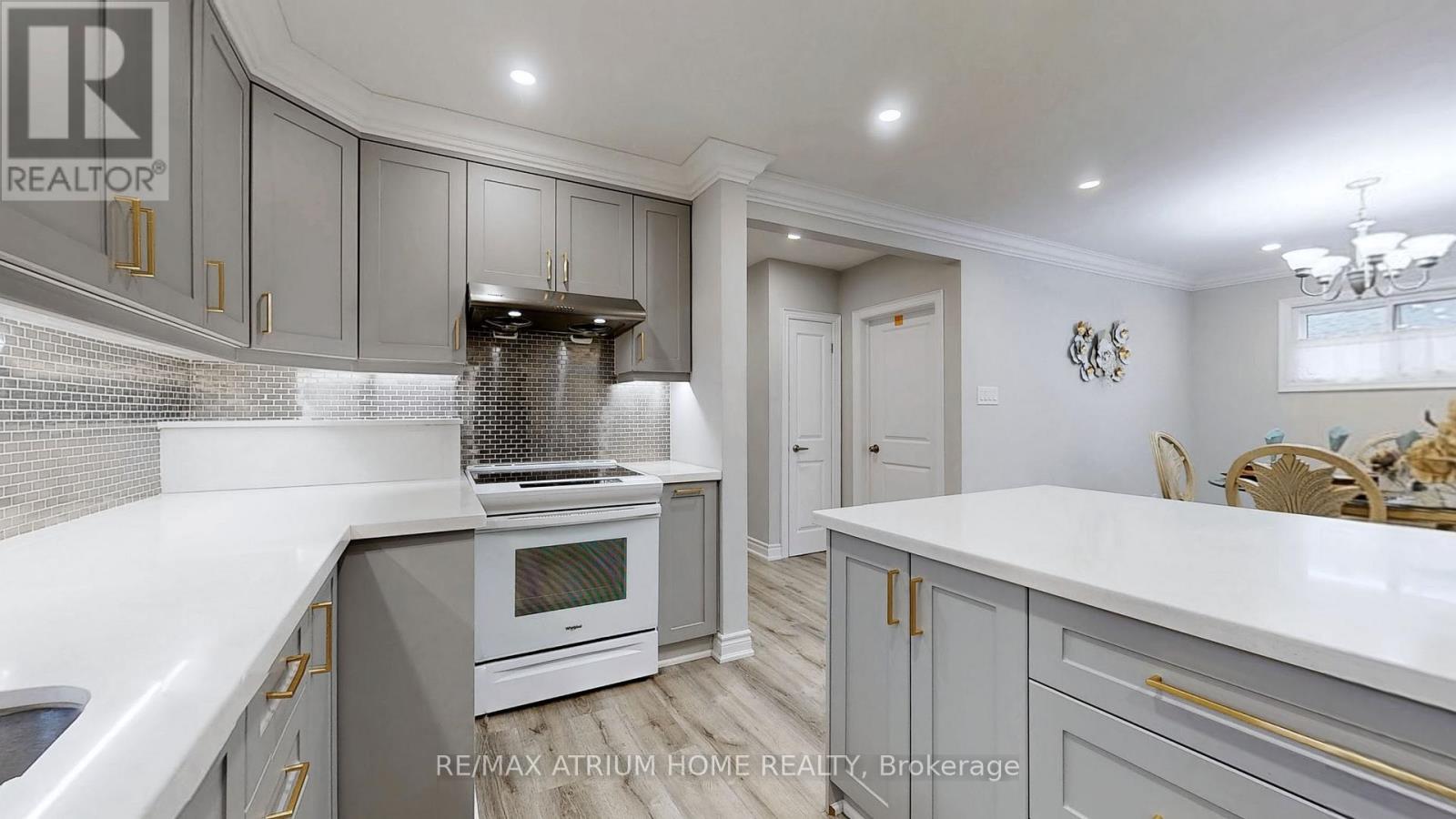 347 Osiris Drive, Richmond Hill, Ontario  L4C 2P6 - Photo 5 - N12481592