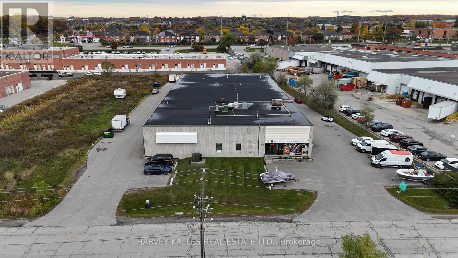 589 STEVEN COURT, Newmarket, Ontario