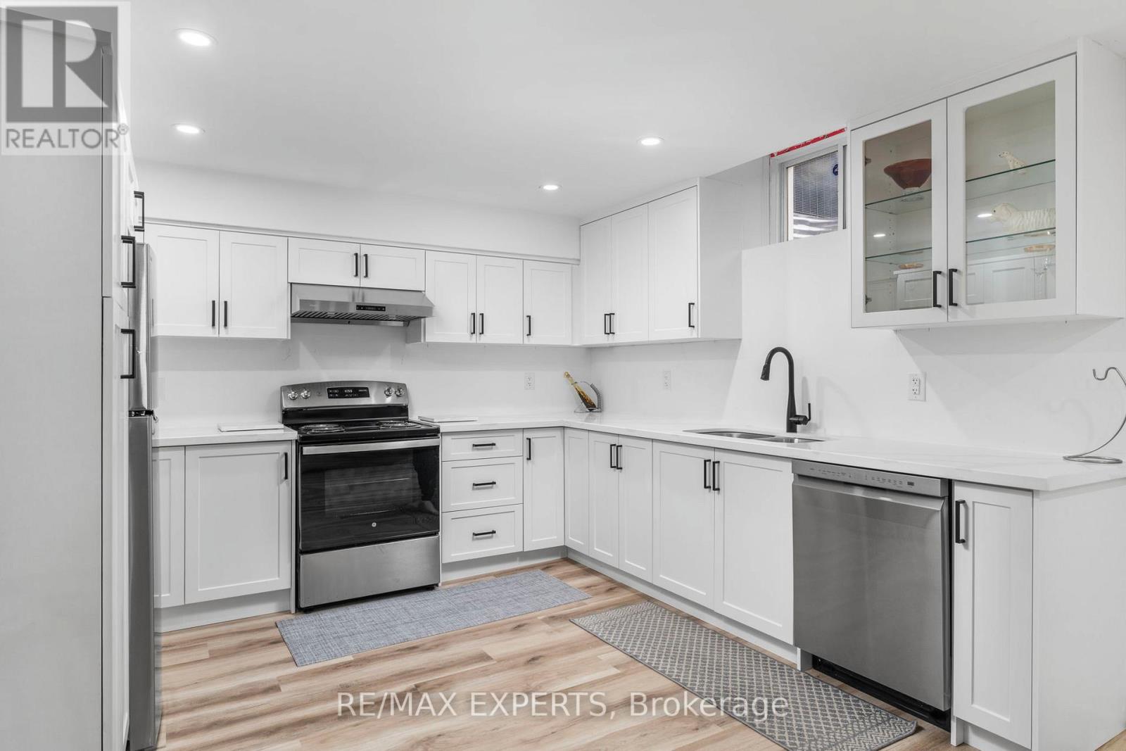 170 Teodoro, Vaughan, Ontario  L4H 0X8 - Photo 10 - N12481637