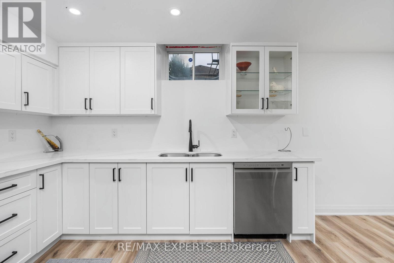 170 Teodoro, Vaughan, Ontario  L4H 0X8 - Photo 11 - N12481637