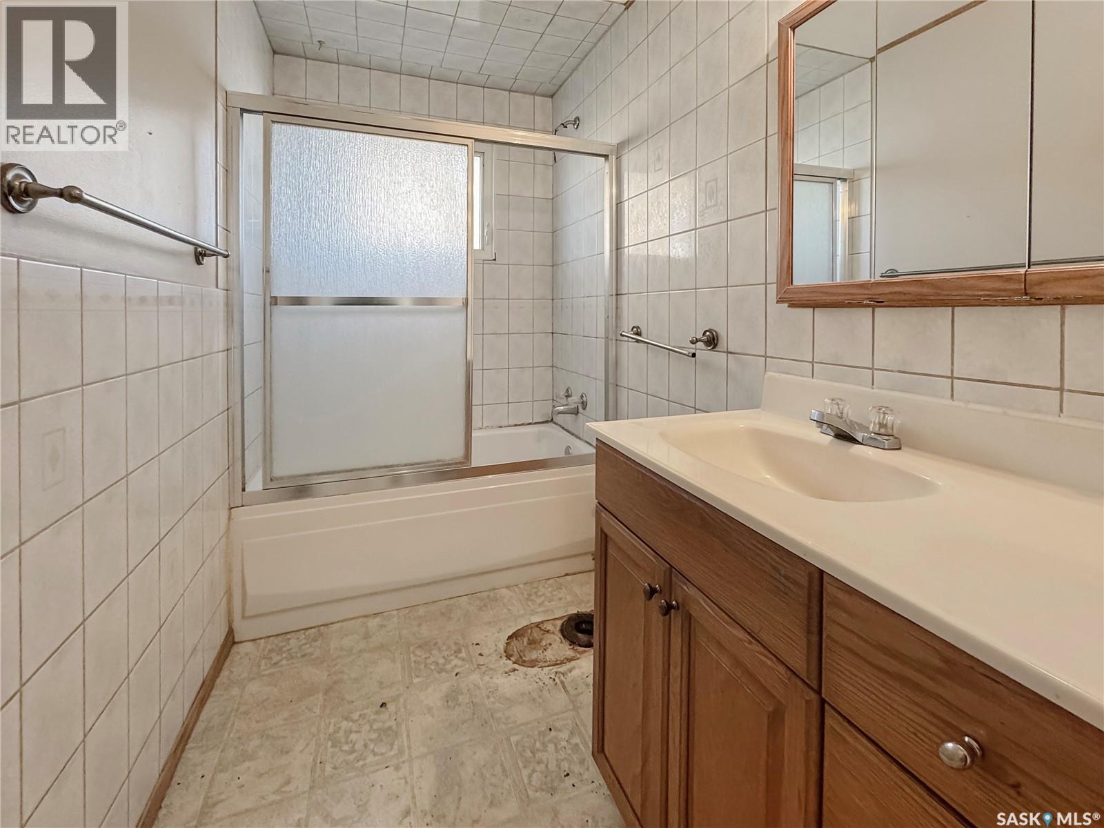 10918 Scott Drive, North Battleford, Saskatchewan  S9A 3L9 - Photo 10 - SK021588