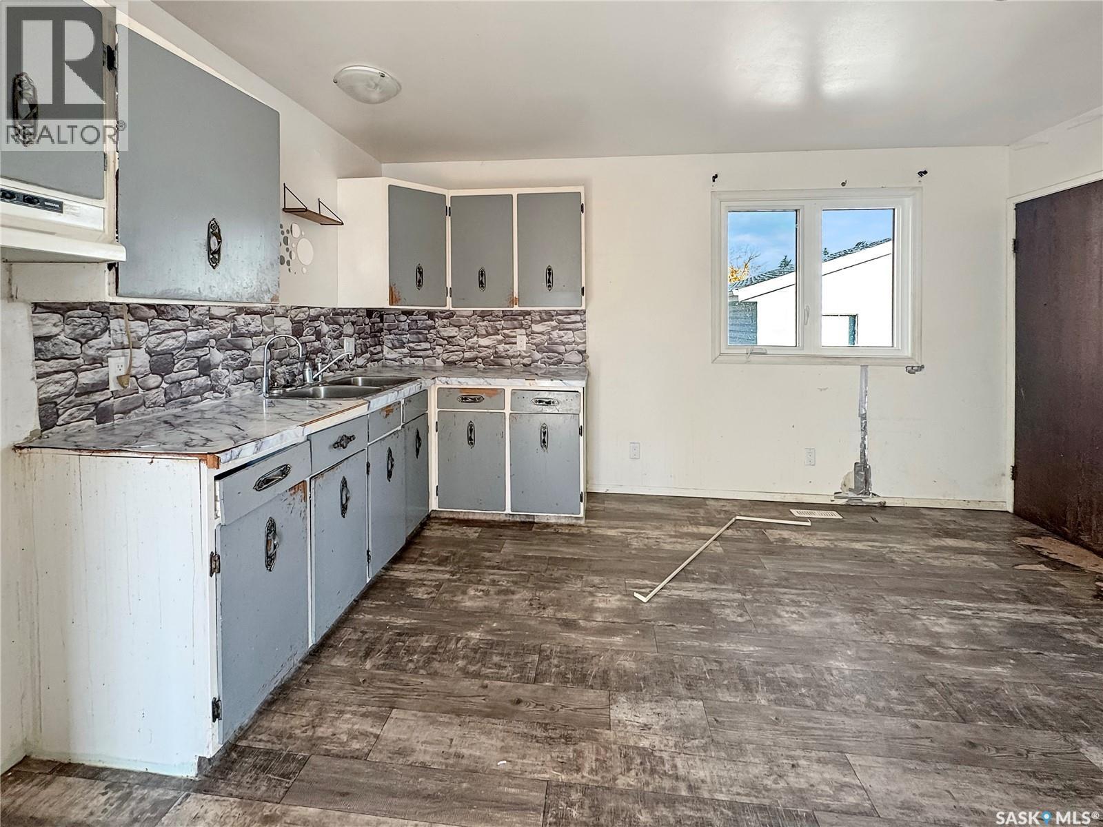 10918 Scott Drive, North Battleford, Saskatchewan  S9A 3L9 - Photo 3 - SK021588