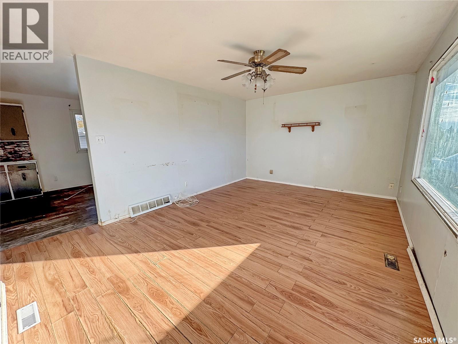 10918 Scott Drive, North Battleford, Saskatchewan  S9A 3L9 - Photo 6 - SK021588