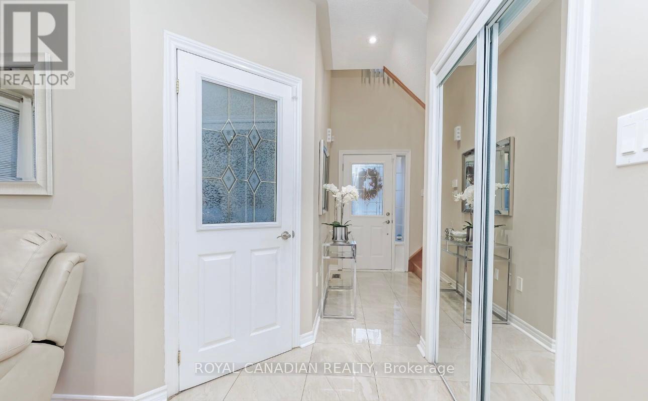 Upper - 62 Angelucci Drive, Brampton, Ontario  L6P 1G8 - Photo 2 - W12481584