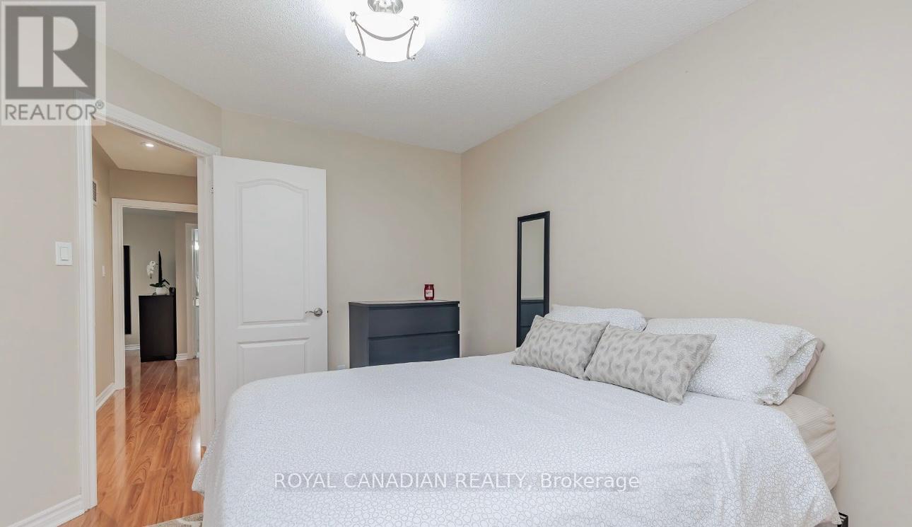 Upper - 62 Angelucci Drive, Brampton, Ontario  L6P 1G8 - Photo 4 - W12481584