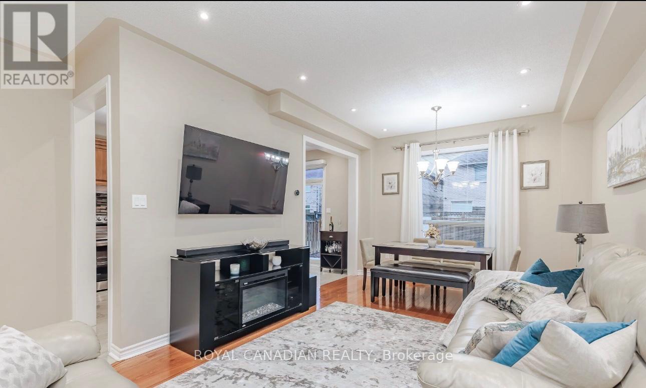 Upper - 62 Angelucci Drive, Brampton, Ontario  L6P 1G8 - Photo 5 - W12481584