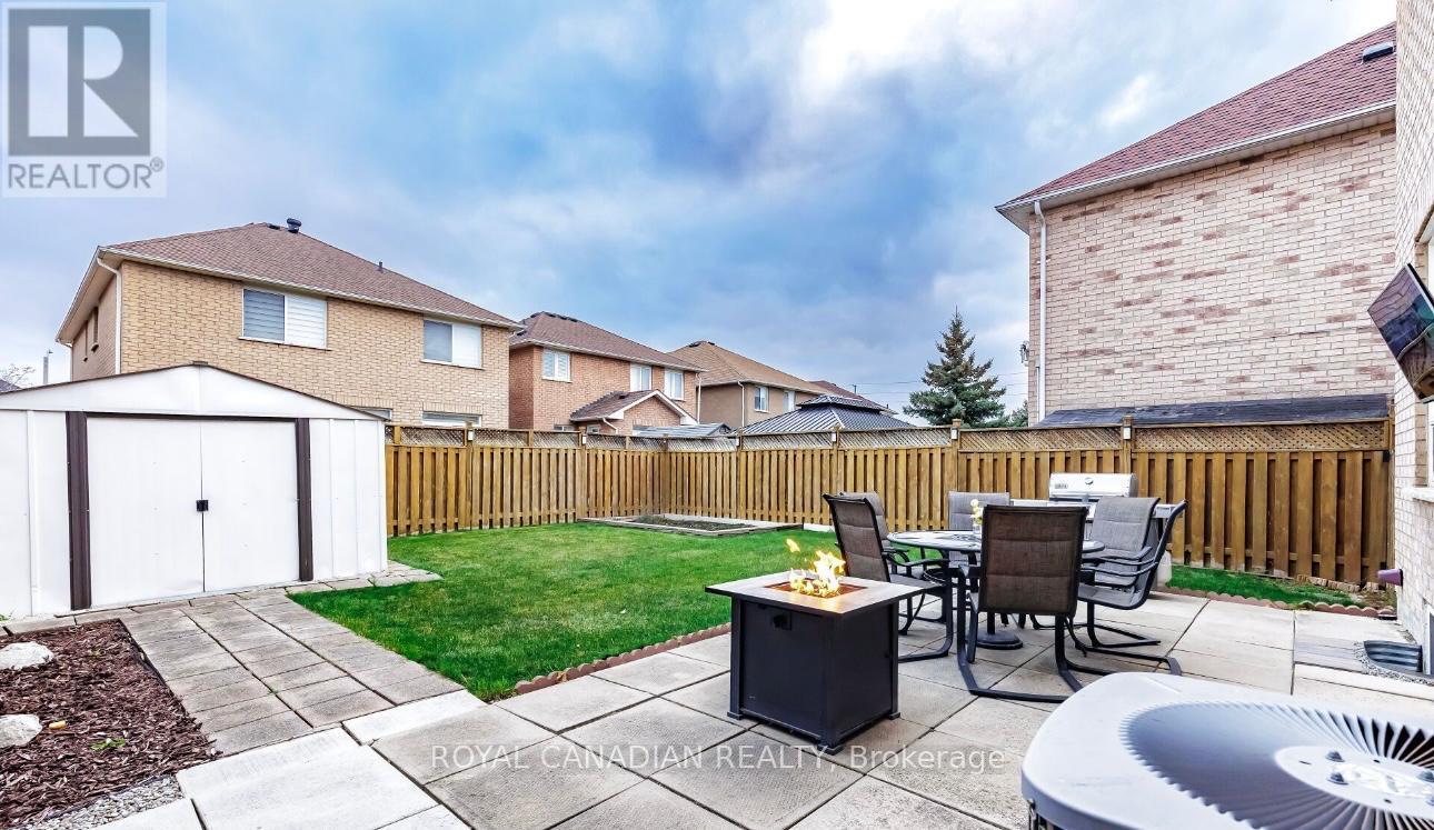 Upper - 62 Angelucci Drive, Brampton, Ontario  L6P 1G8 - Photo 6 - W12481584