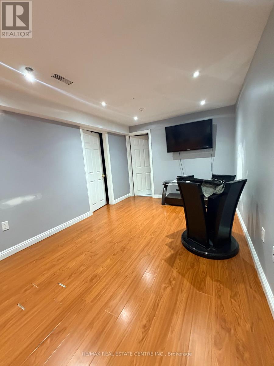 23 Capistro Street, Brampton, Ontario  L7A 3J2 - Photo 18 - W12481607