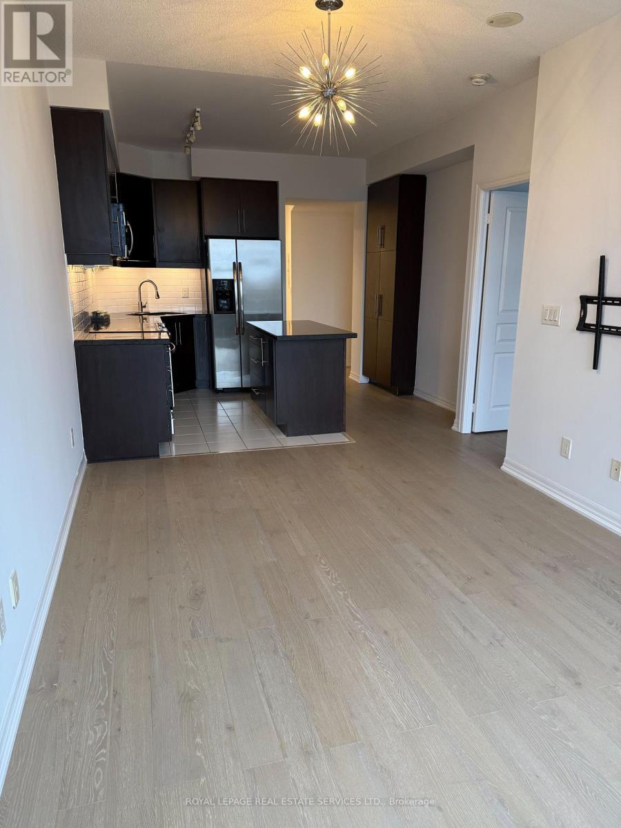 304 - 223 Webb Drive, Mississauga, Ontario  L5B 0E8 - Photo 3 - W12481624