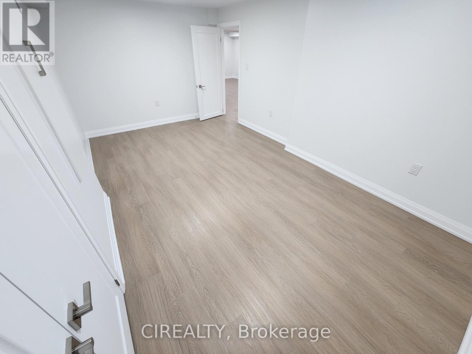 268 Bonnieglen Boulevard, Caledon, Ontario  L7C 4B3 - Photo 18 - W12481628