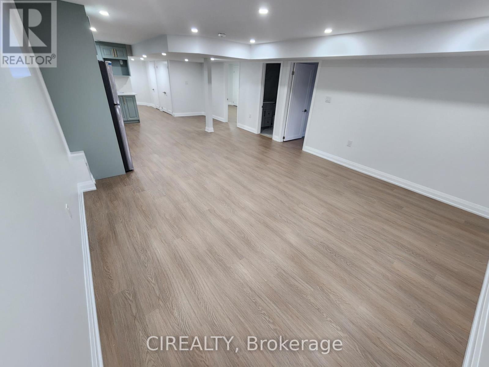 268 Bonnieglen Boulevard, Caledon, Ontario  L7C 4B3 - Photo 5 - W12481628