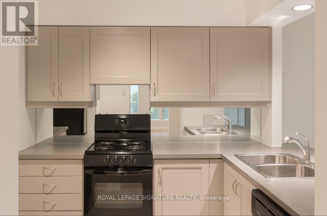 1010 - 50 Eglinton Avenue W, Mississauga, Ontario  L5R 3P5 - Photo 4 - W12481630