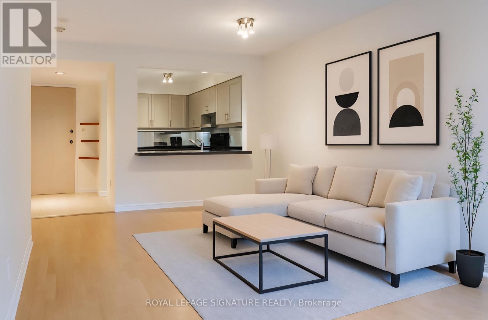 1010 - 50 Eglinton Avenue W, Mississauga, Ontario  L5R 3P5 - Photo 6 - W12481630