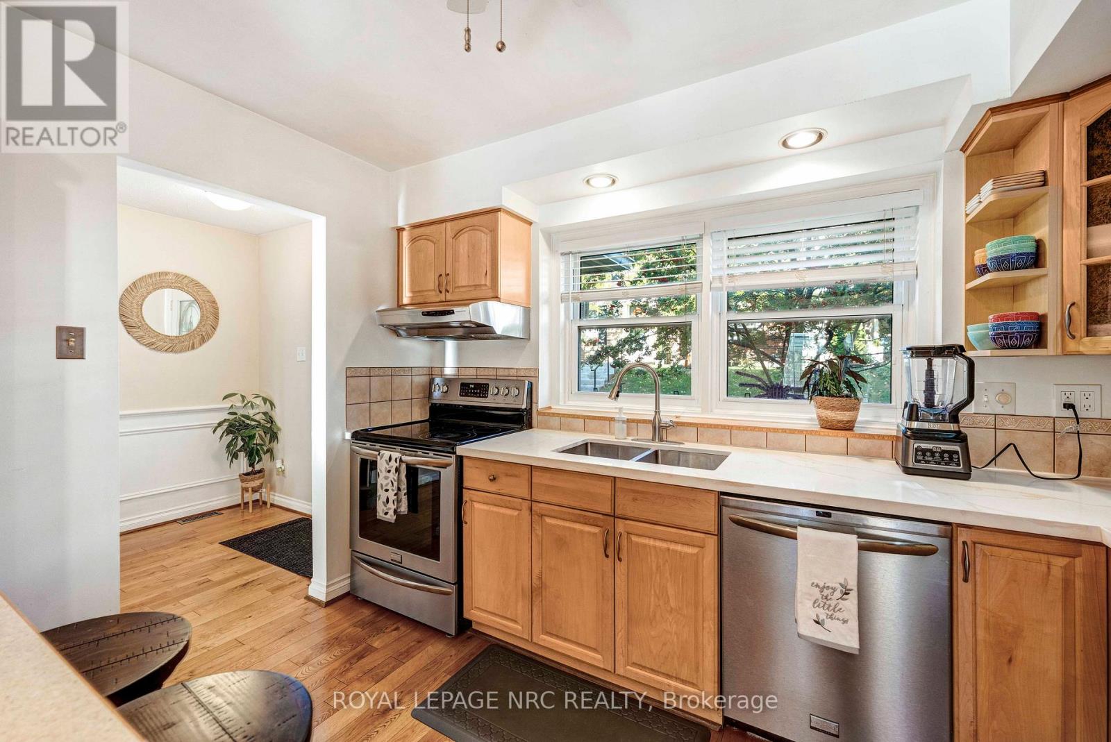 4 - 2232 Upper Middle Road, Burlington, Ontario  L7P 2Z9 - Photo 9 - W12481639