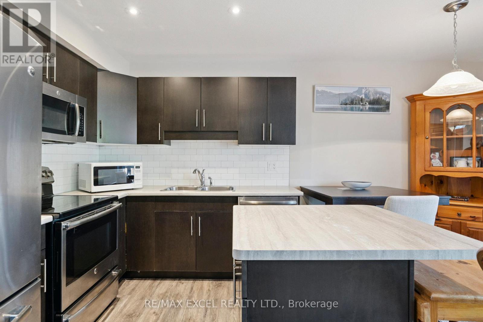 6401 Shapton Crescent, Niagara Falls, Ontario  L2H 0L8 - Photo 21 - X12481588