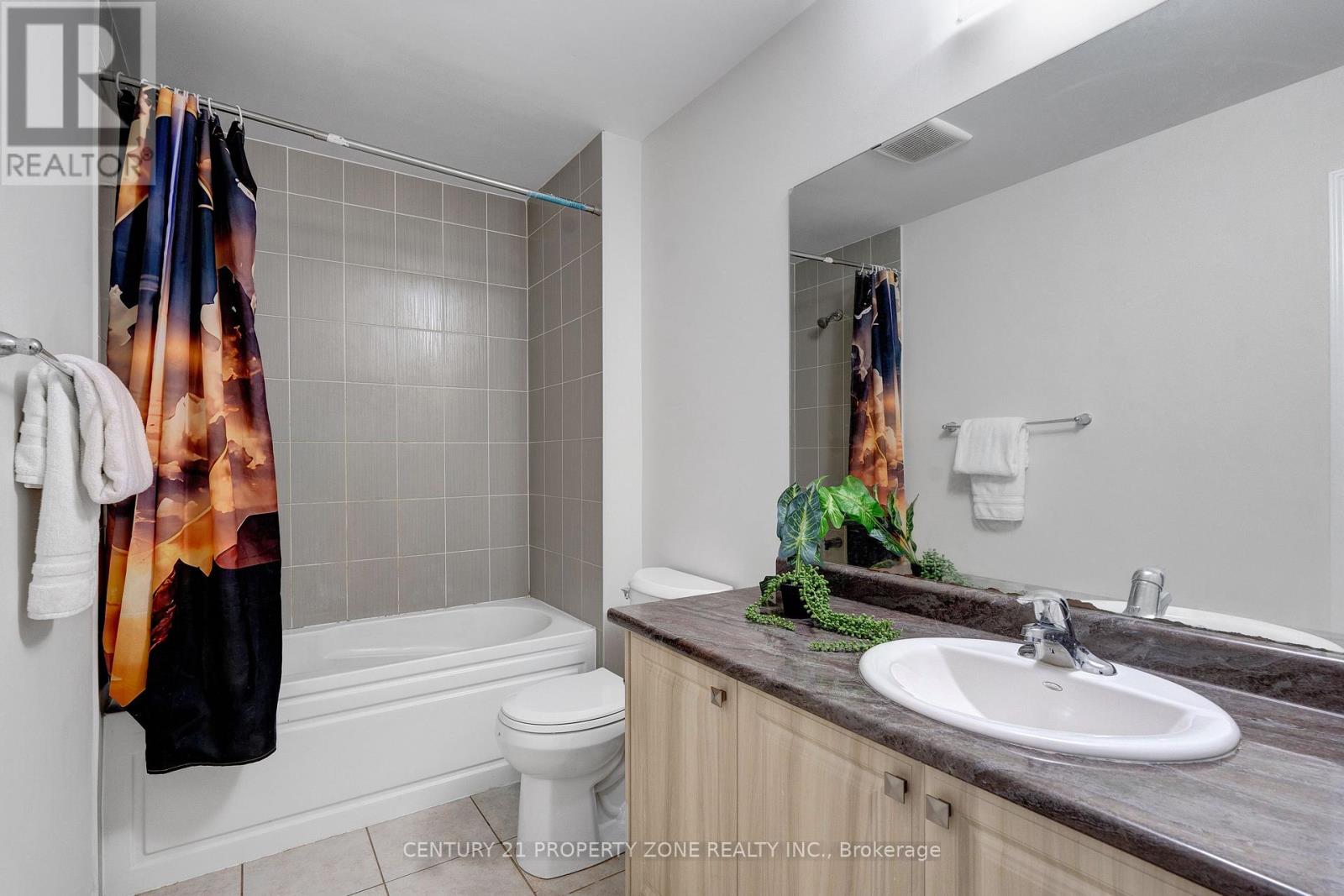 43 Mccargow Drive, Haldimand, Ontario  N3W 0C3 - Photo 15 - X12481612