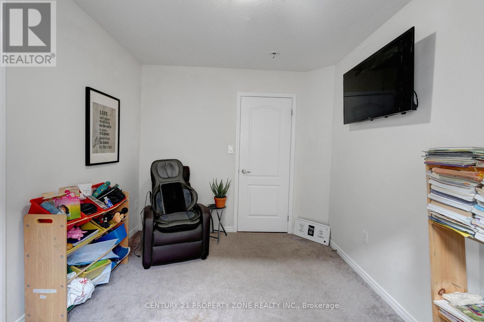 43 Mccargow Drive, Haldimand, Ontario  N3W 0C3 - Photo 19 - X12481612
