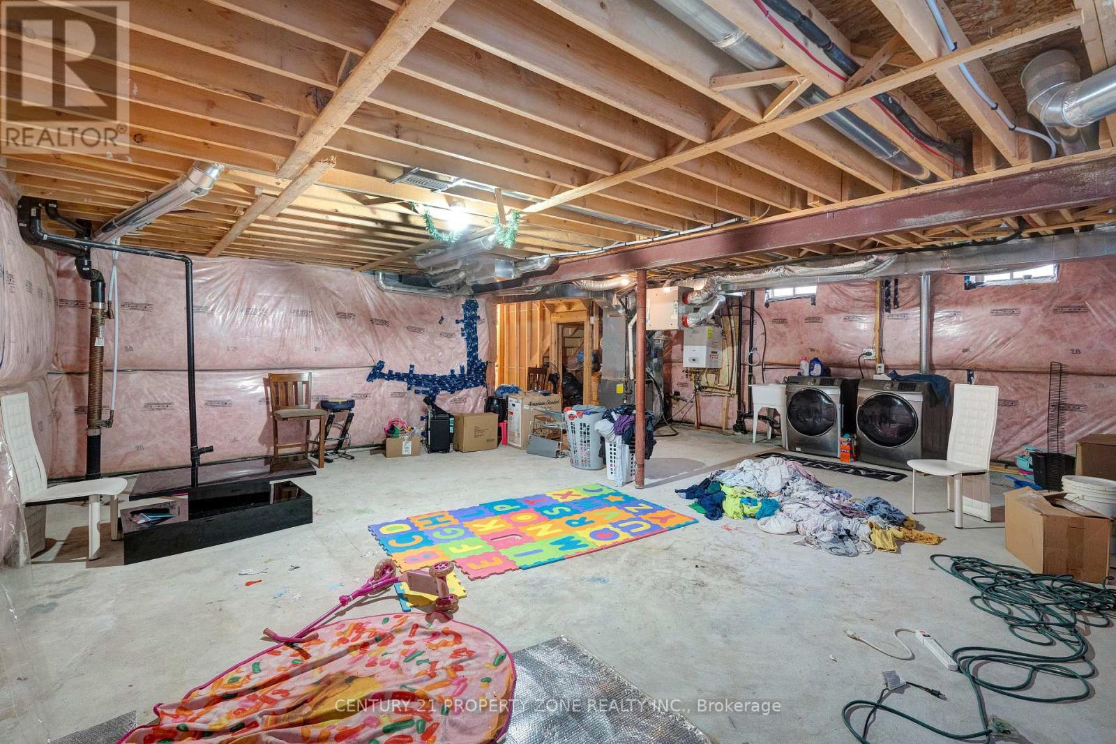 43 Mccargow Drive, Haldimand, Ontario  N3W 0C3 - Photo 20 - X12481612