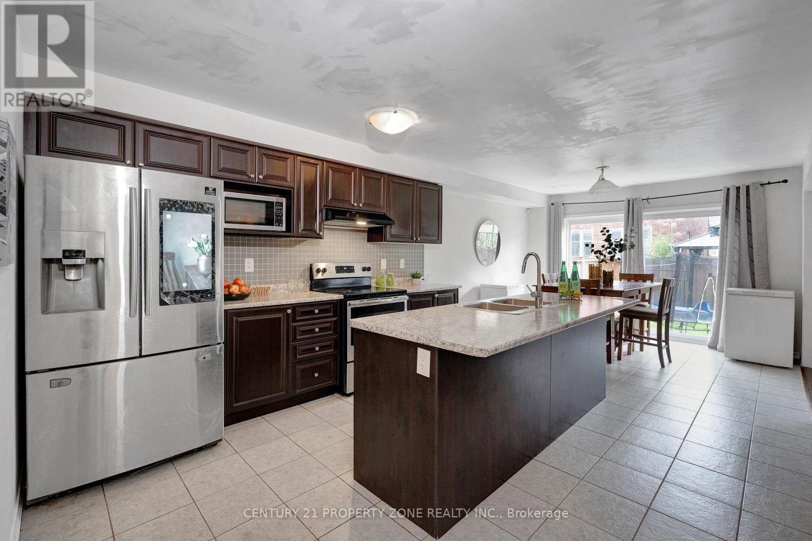 43 Mccargow Drive, Haldimand, Ontario  N3W 0C3 - Photo 4 - X12481612