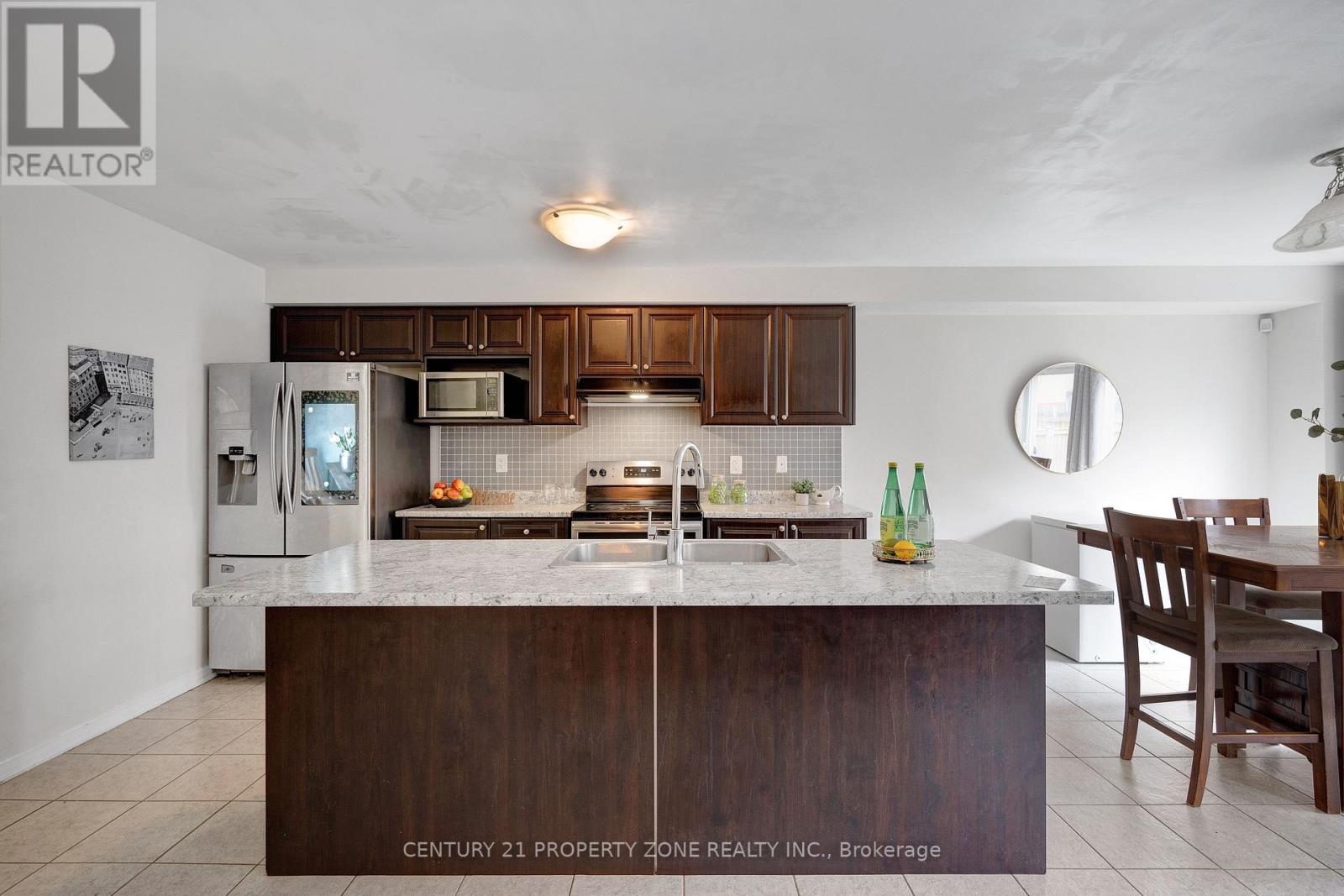 43 Mccargow Drive, Haldimand, Ontario  N3W 0C3 - Photo 5 - X12481612