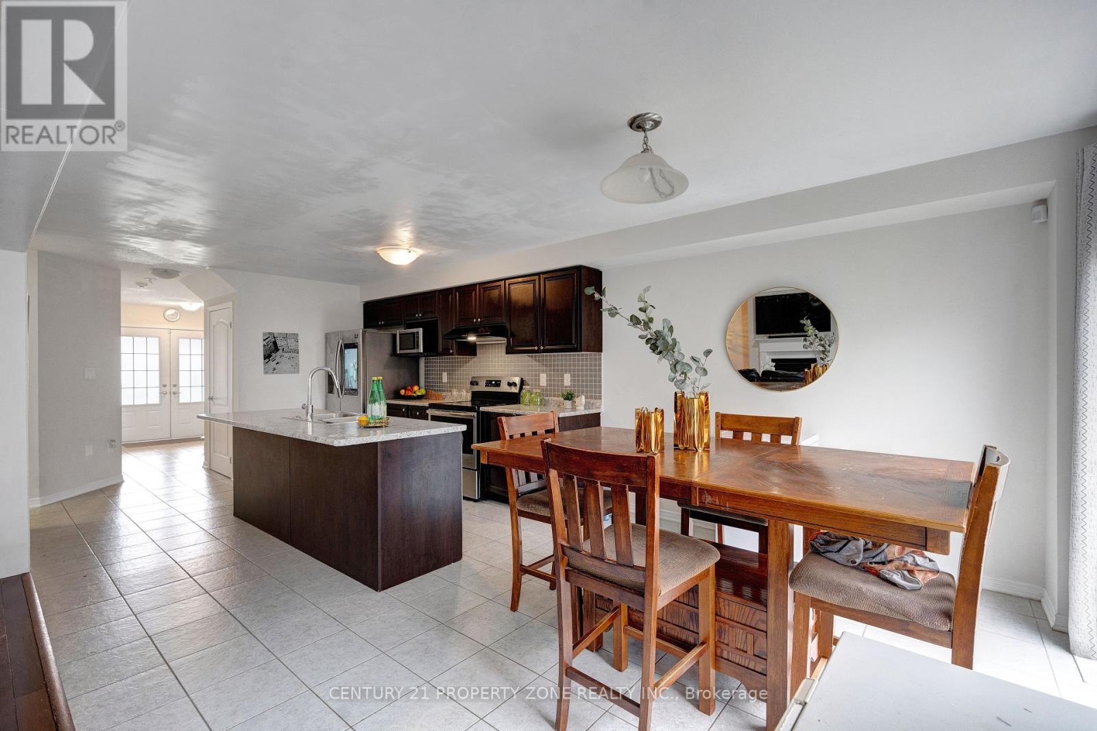 43 Mccargow Drive, Haldimand, Ontario  N3W 0C3 - Photo 6 - X12481612