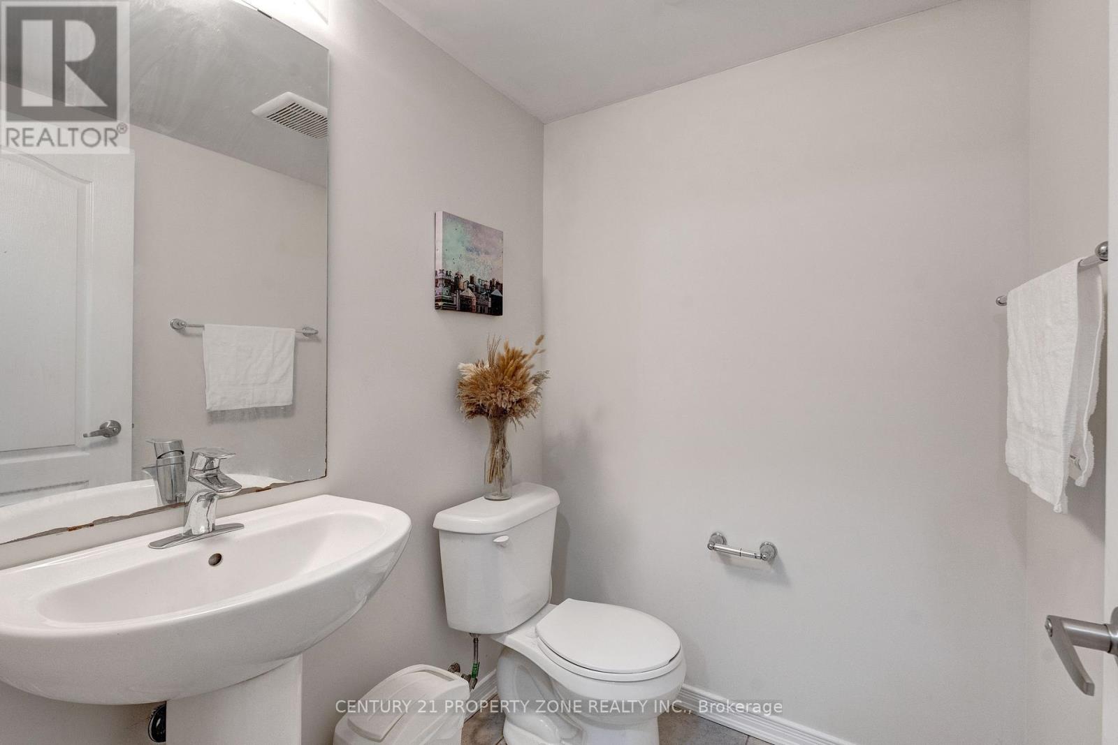 43 Mccargow Drive, Haldimand, Ontario  N3W 0C3 - Photo 9 - X12481612