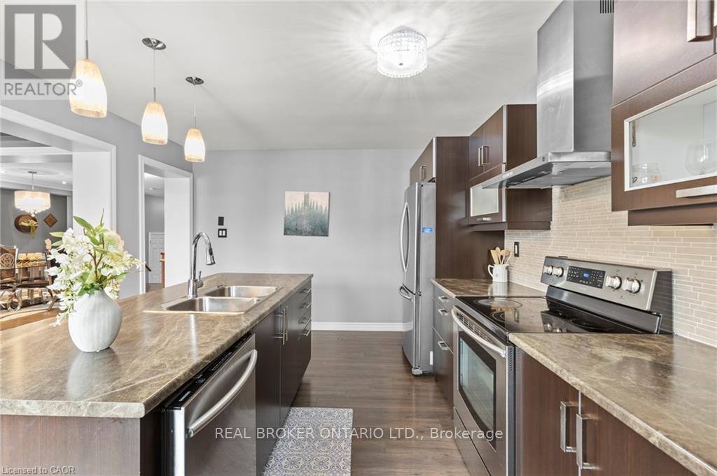 14 Carroll Lane, Brantford, Ontario  N3T 5L5 - Photo 9 - X12481614