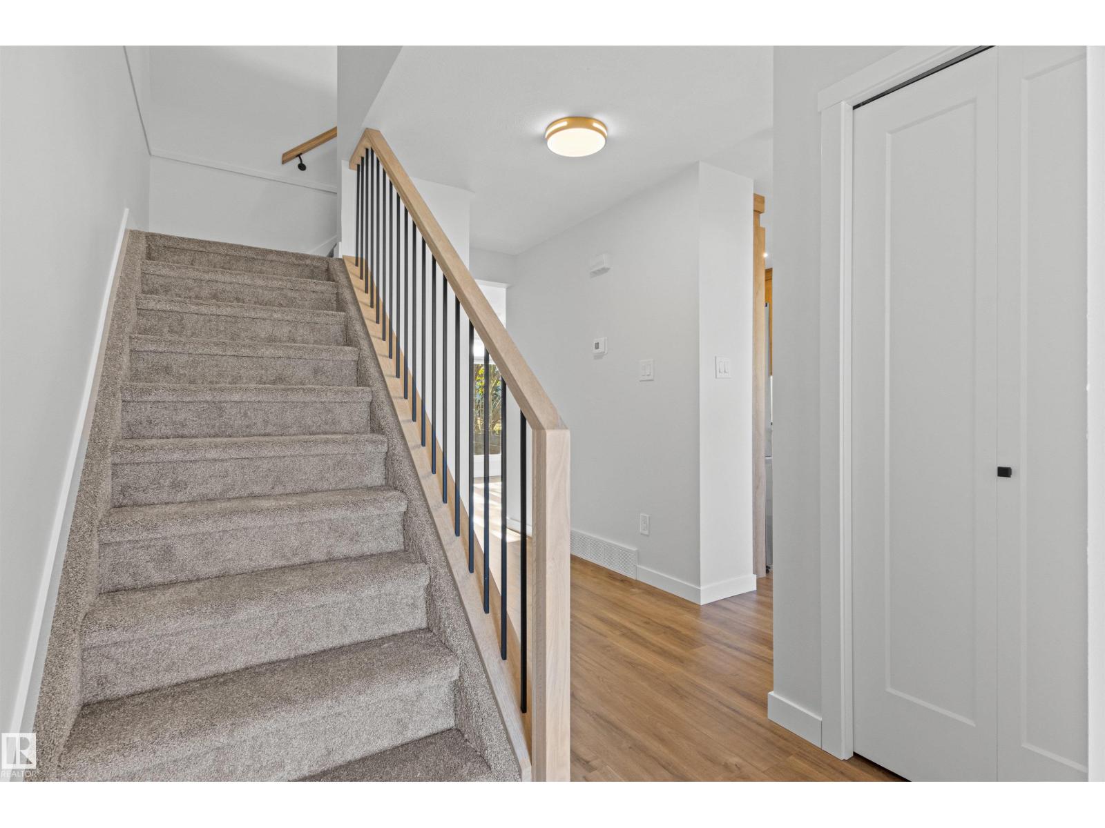 2935 109 St Nw, Edmonton, Alberta  T6J 4N6 - Photo 3 - E4463469