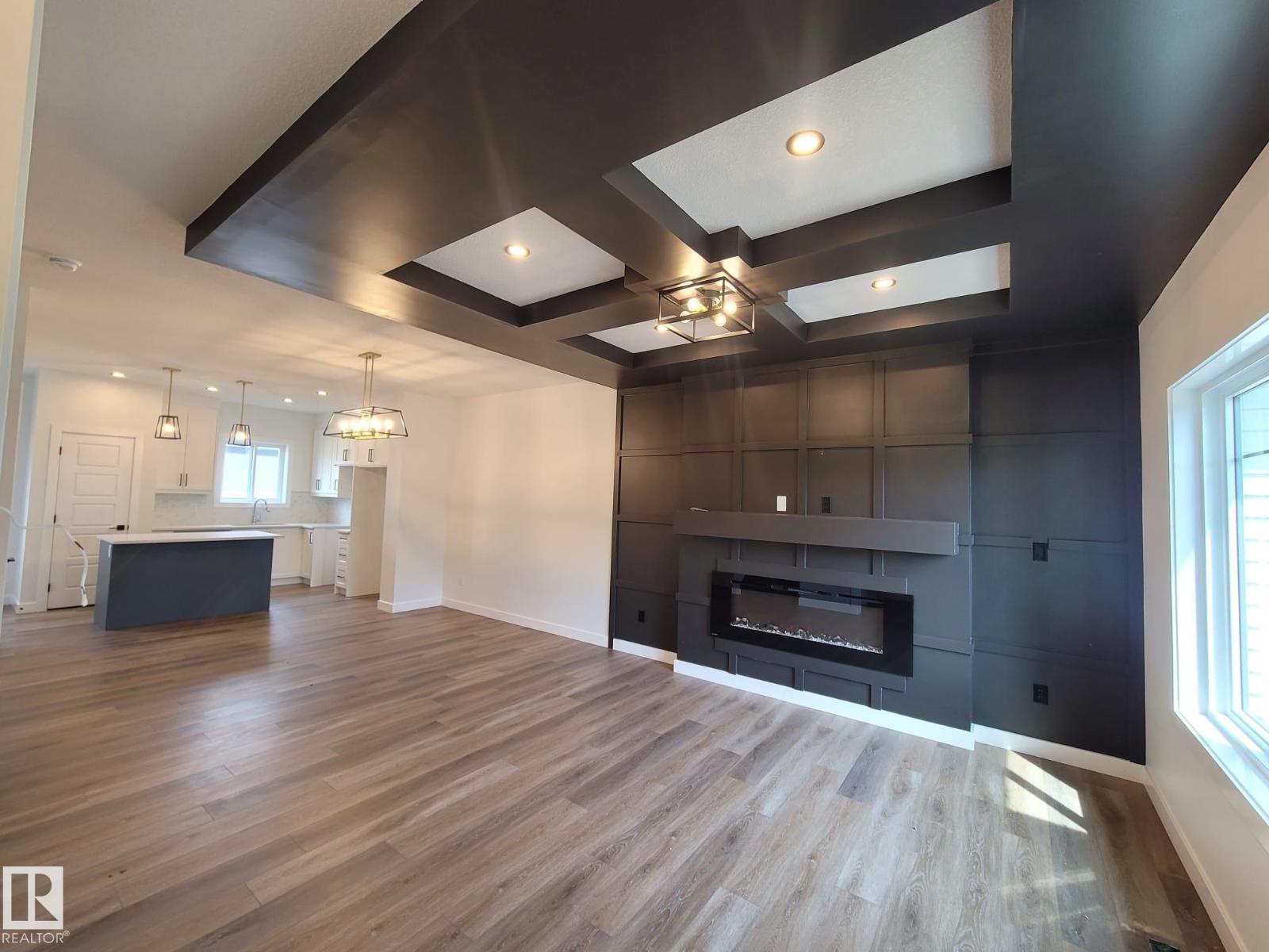 9802 107 Morinville Av, Morinville, Alberta  T8R 1E5 - Photo 2 - E4463471