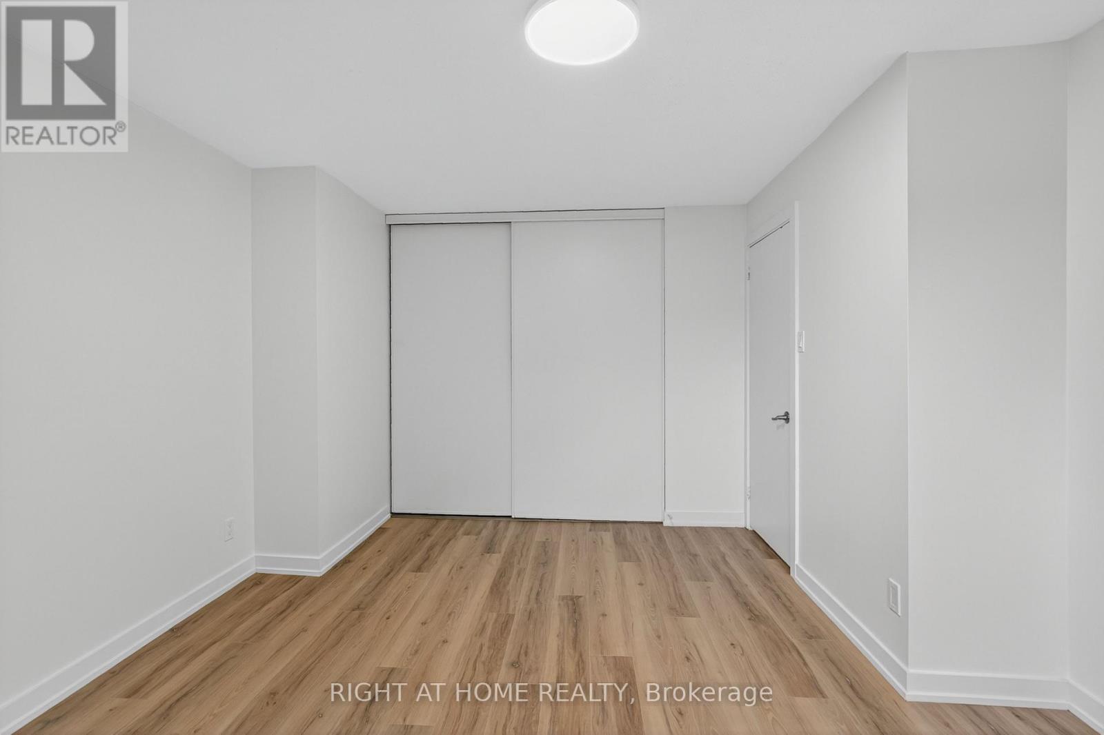 2311 Stonehenge Crescent, Ottawa, Ontario  K1B 4N7 - Photo 20 - X12479715