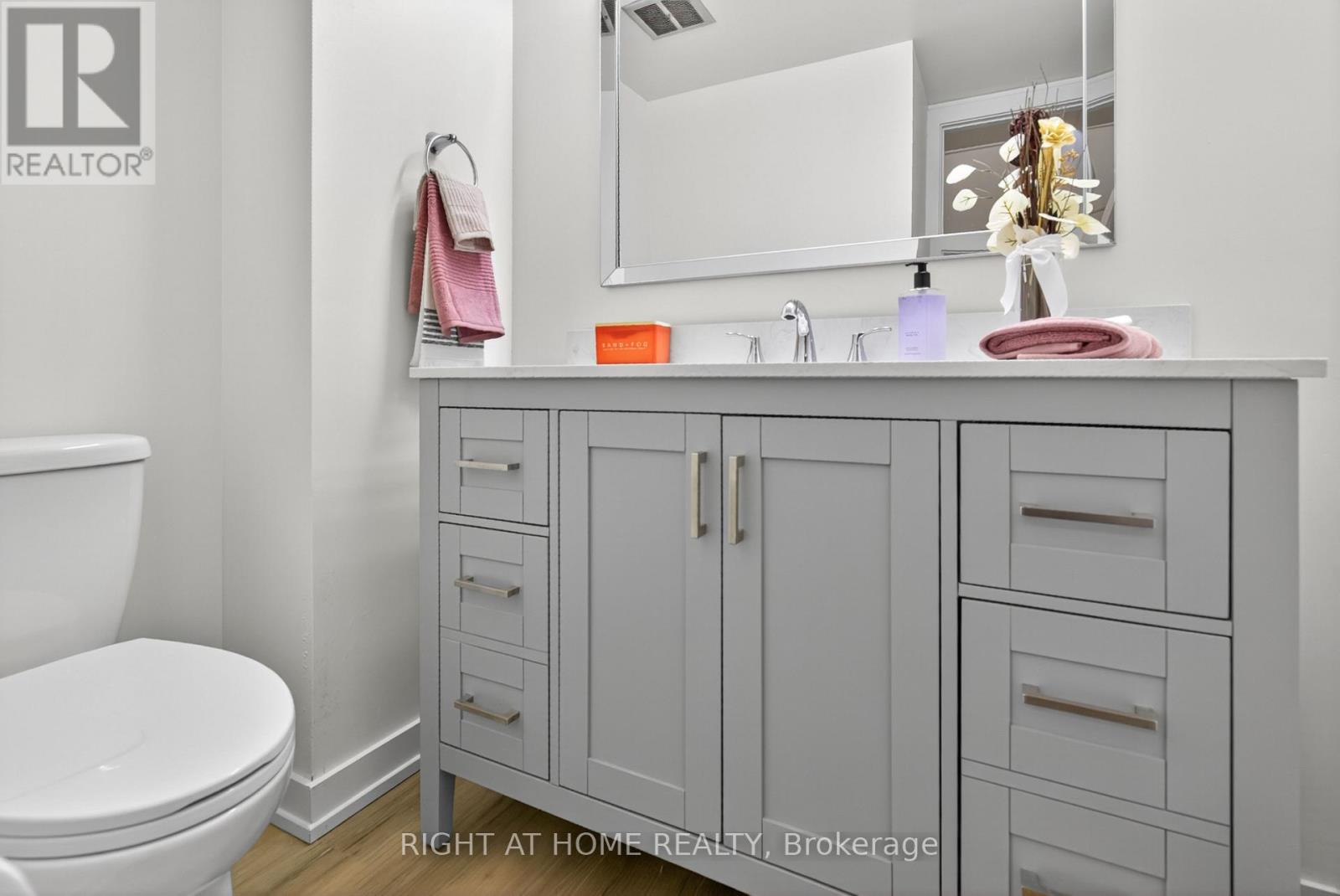 2311 Stonehenge Crescent, Ottawa, Ontario  K1B 4N7 - Photo 16 - X12479715